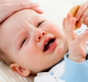 trẻ sơ sinh bị sốt, cách hạ sốt cho trẻ