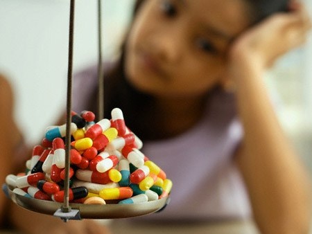 trẻ thừa các loại vitamin thì có biểu hiện gì
